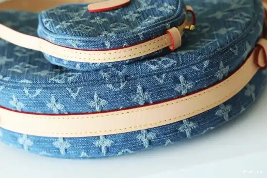 LOUIS Croissant MM VUITTON 0516